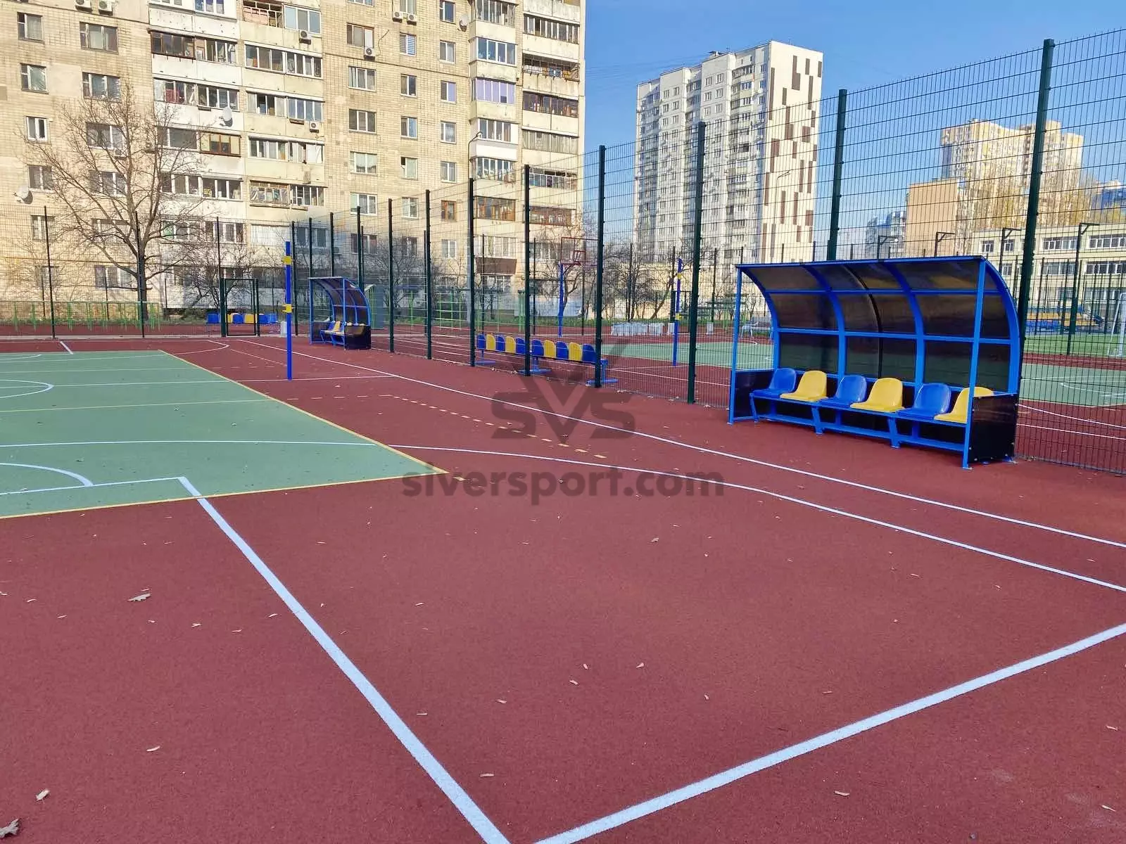 Спортивний майданчик на території школи №111